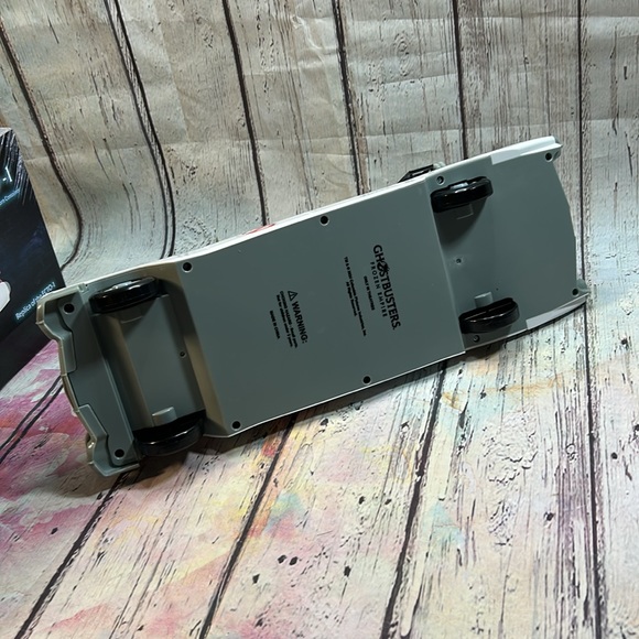 Ghostbusters Frozen Empire ECTO-1 Popcorn Bucket - Picture 7 of 12